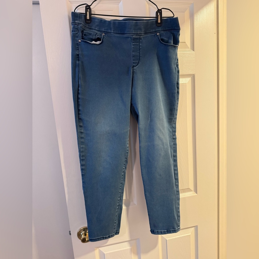 Gloria Vanderbilt Avery Jeans with "All Around Slimming Effect"